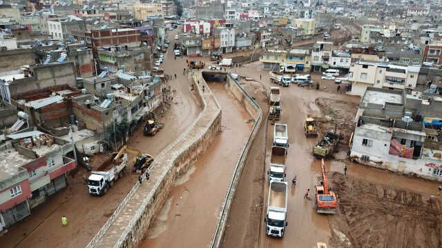 Şebeke suyuna çamurun karıştığı Şanlıurfa'da sular kesildi! Ekiplerin çalışması sürüyor