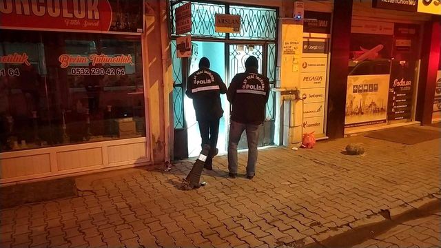 Sevgili çiftin kavgası kanlı bitti: Kadın, sevgilisini bıçaklayarak öldürdü