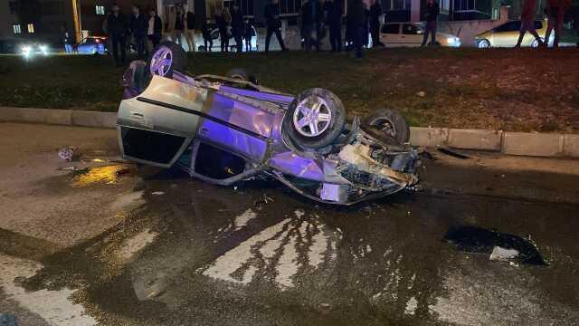 Feci kazada araçtan fırlayan genç kadın hayatını kaybetti, ortaya çıkan bir detay yürek yaktı