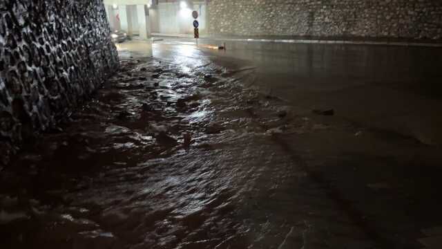 Şanlıurfa'da şiddetli yağmur