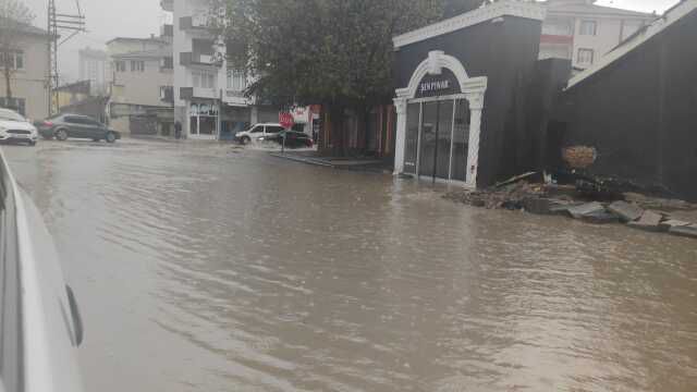 Şanlıurfa'da şiddetli yağmur