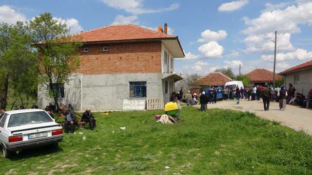 Yatalak karısını öldüren koca, aynı silahlar intihar etti