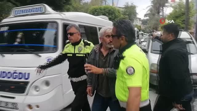 Direksiyon başında sızan sürücüden ilginç savunma: Hayvanım balkondan aşağı düştü. İçiyorsam sebebi var