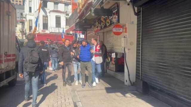 İzinsiz olarak Taksim'e yürümek isteyen gruplara polis müdahalesi