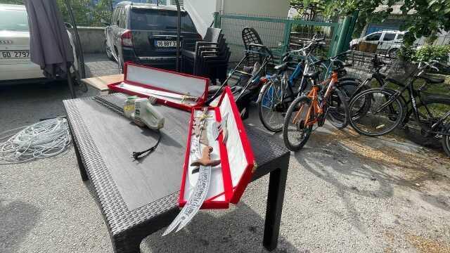 'Hırsız evine kadar kovalanmaz' atasözünü polis bozdu