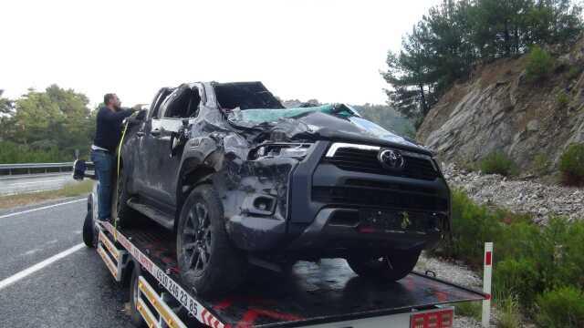 Trafik kazasında yaralanan Nihat Zeybekci'den ilk açıklama: Gayet iyiyiz, merak etmeyin