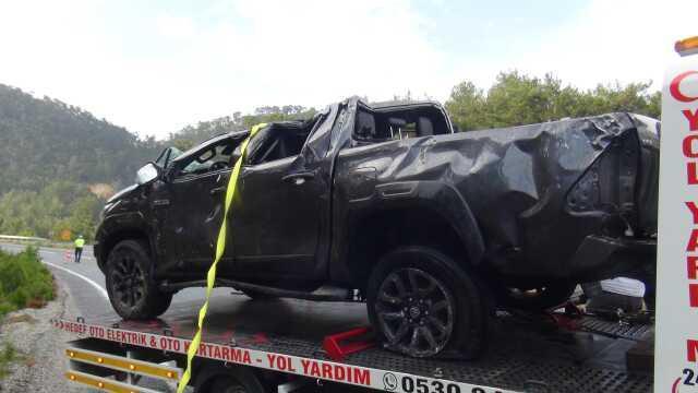 Trafik kazasında yaralanan Nihat Zeybekci'den ilk açıklama: Gayet iyiyiz, merak etmeyin