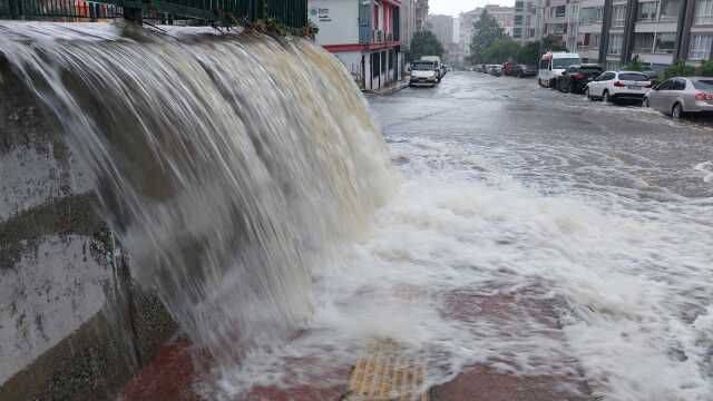 Samsun'u yine sel vurdu