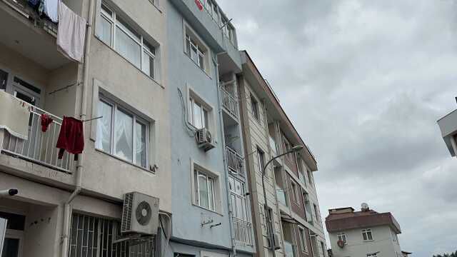Sokakta çıkan kavgayı izlemek için balkona çıkan adam, kalbine isabet eden kurşunla hayatını kaybetti