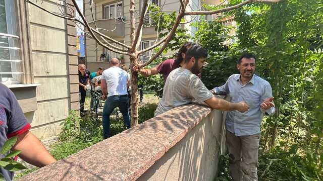 Metruk evin yıkımı sırasında göçük altında kalan 2 kişi hayatını kaybetti