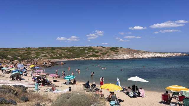 Dünyaca ünlü koyda giriş ücreti krizi! Tarla sahibi tatilcilerden 150 TL istedi, devreye belediye başkanı girdi