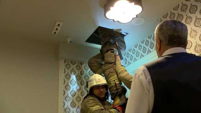 Topkapı Sarayı'nda panik anları! Restoran çatısında çıkan yangın hummalı çalışmayla söndürüldü