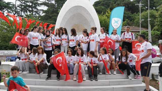TÜGVA Gençleri 15 Temmuz 3. Vatan Koşusunda Şehitler Makamı'na koştu