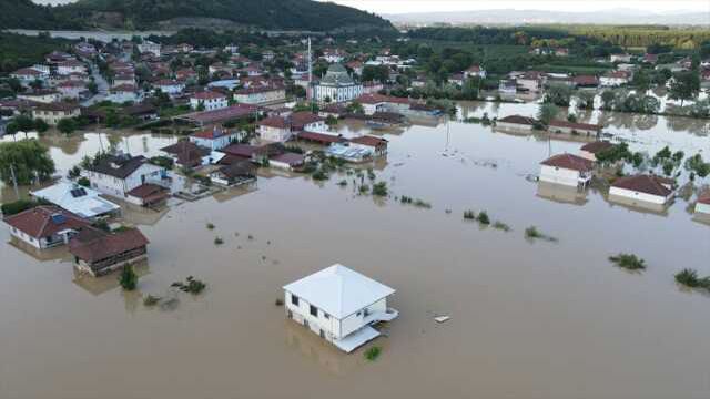 Düzce'de Efteni Gölü havzasında taşkın: 350 dekar alan zarar gördü
