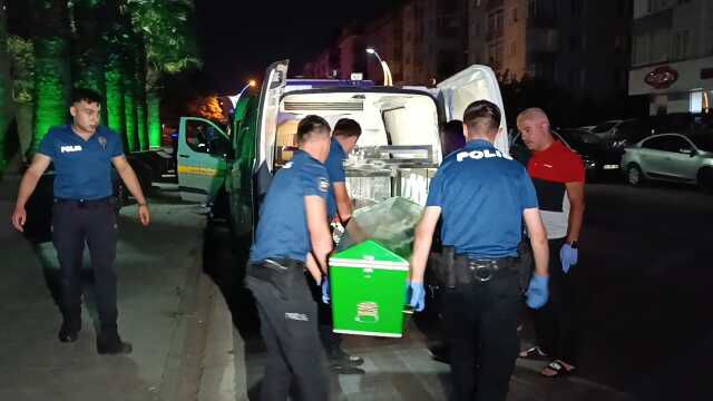 Kocaeli'de genç adam parkta ölü bulundu