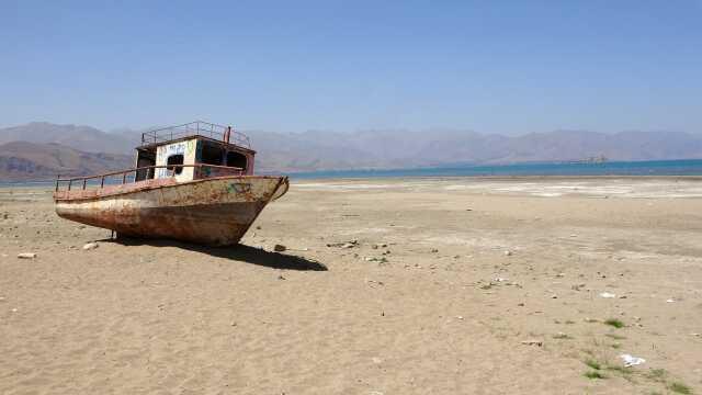 Van Gölü'ndeki iyileşme kısa sürdü! Su tekrar çekilmeye başladı, yaz sonunda manzara epey sıkıntılı olabilir