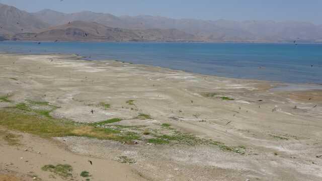 Van Gölü'ndeki iyileşme kısa sürdü! Su tekrar çekilmeye başladı, yaz sonunda manzara epey sıkıntılı olabilir