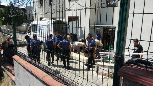 Pendik'te Kadın Cinayeti: Tartıştığı Kadını Bıçaklayarak Öldürdü Kendini Asarak İntihar Etti