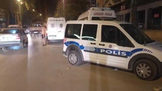 Şehir dışından eve dönen aile, 24 yaşındaki oğullarını ölü olarak buldu