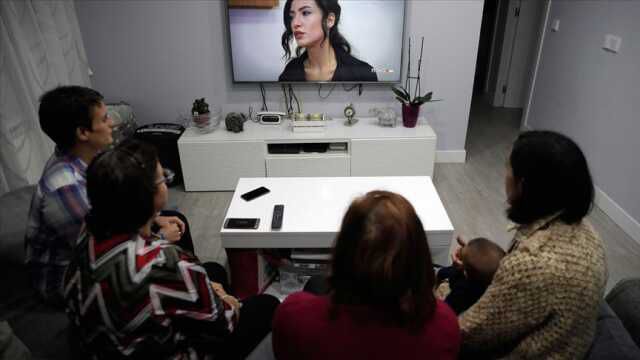 BUGÜN HANGI DİZİLER VAR? 8 Ağustos TV'deki diziler, programlar nelerdir? Kanal D, Star, Fox TV, TV8 Show TV, ATV, TRT1 bu akşamki diziler hangileri?