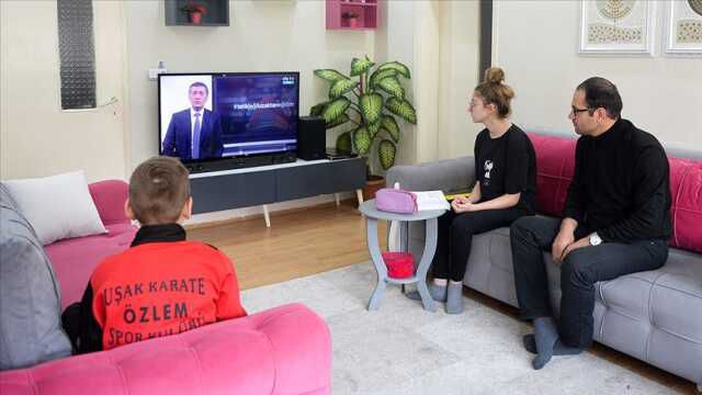 BUGÜN HANGI DİZİLER VAR? 8 Ağustos TV'deki diziler, programlar nelerdir? Kanal D, Star, Fox TV, TV8 Show TV, ATV, TRT1 bu akşamki diziler hangileri?