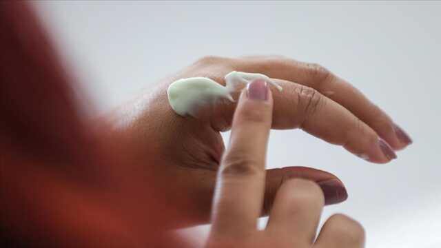 Dermatoloji nedir, hangi hastalıklara bakar? Cilt sağlığı, sorunları ve dermatologların önemli rolü