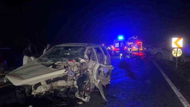 Nevşehir'de otomobil ve cip kafa kafaya çarpıştı: Ölü ve yaralılar var