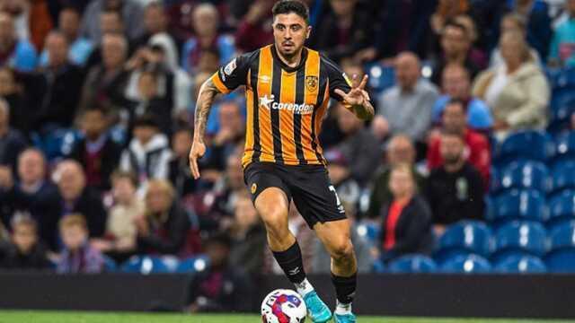 Türkiye'de kara bulut gibi geziyordu! Ozan Tufan, Hull City'de ayın futbolcusu seçildi