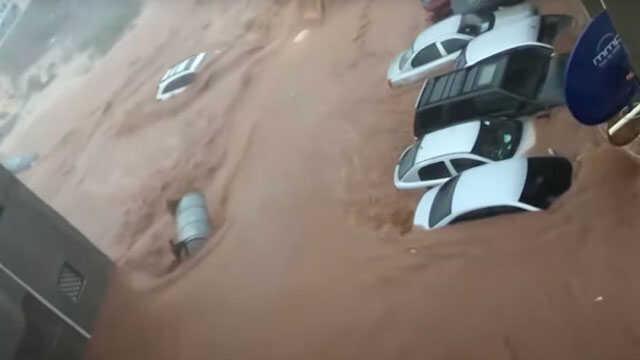 Son Dakika: Libya'nın doğusundaki 'hükümetin İçişleri Bakanı' Ebu Zeribe: Yağışlarda 1500'den fazla kişi öldü, 7 bin kişi kayıp