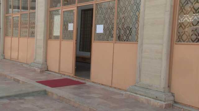 Arnavutköy'de cemaat cami avlusuna bırakılmış bebek buldu