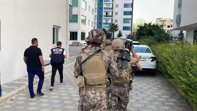 Mersin'de 'dublör' kullanarak dolandırıcılık yapan suç örgütüne baskın! Operasyonda 130 polis görev aldı