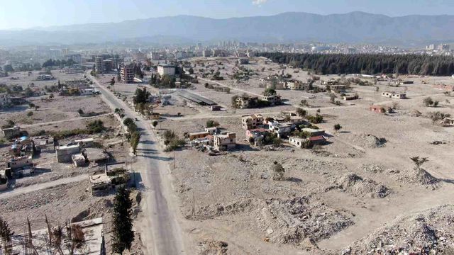 Hatay'daki enkaz kaldırma çalışmalarında sona gelinirken ortaya çıkan görüntü yaşanan felaketin boyutunu bir kez daha gözler önüne serdi