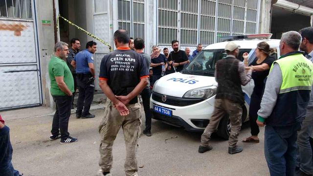 Malatya'da tavana asılı halde bulunan esnaftan 'Sürekli deprem olacak korkusu ile yaşatmaktan yoruldum' notu çıktı