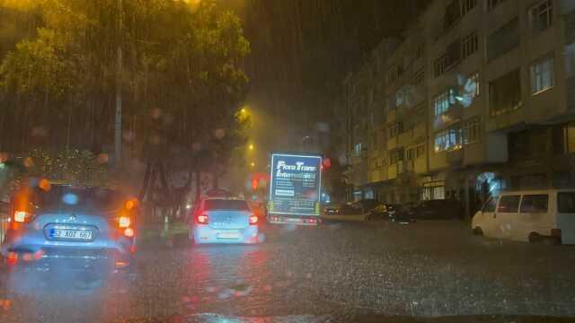 Ordu'da sağanak sele dönüştü, ev ve iş yerlerini su bastı