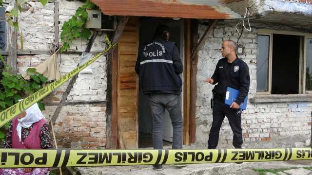 102 yaşındaki adam, evinde çıkan yangında hayatını kaybetti