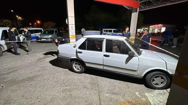 Silahlı saldırıda ağır yaralanan kadın, hastaneye kendi kullandığı otomobille gitti