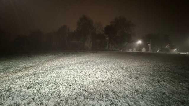 İstanbul'da beklenen kar yağışı başladı! Ağaçlar ve otomobiller kısa sürede beyaz büründü