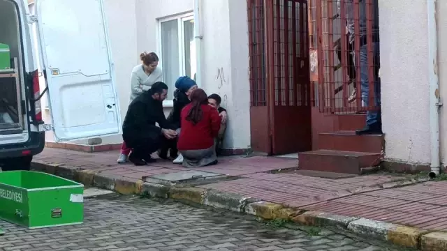 Karısını öldürüp oğlunu da ağır yaralayan şahıs intihar etti