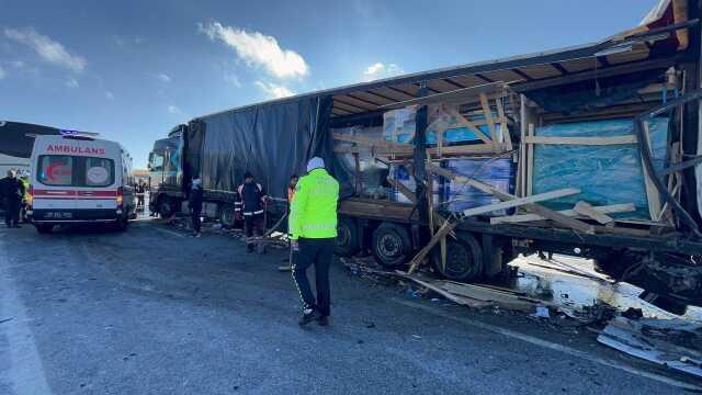 Sivas'ın Yıldızeli ilçesinde otobüs kazası: 1 ölü, çok sayıda yaralı