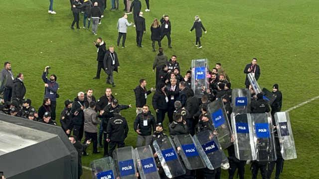 Hakem Halil Umut Meler'e yumruklu saldırı sonrası TFF Yönetim Kurulu olağanüstü toplanma kararı aldı