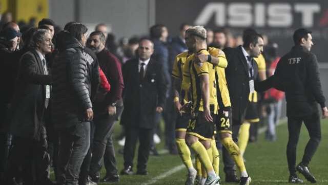 İstanbulspor - Trabzonspor maç özeti! (VİDEO) İstanbulspor - Trabzonspor maçı özeti nereden izlenir? Golleri kim attı, maç kaç kaç bitti?