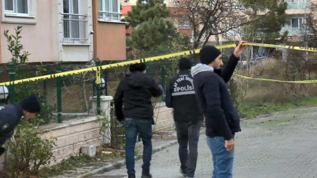 Büyükçekmece'de bir apartmanın önünde el bombası bulundu