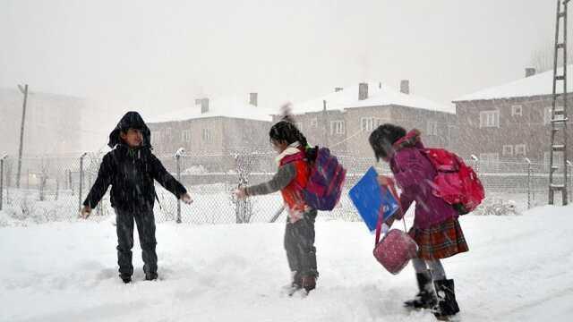 Birçok il ve ilçede eğitime kar engeli
