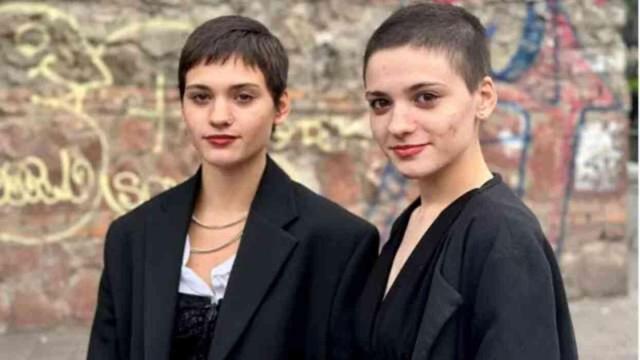 Doğduktan sonra babaları tarafından satılan ikiz kız kardeşler 19 yıl sonra Tiktok sayesinde birbirlerini buldular