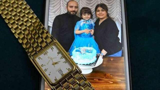 Depremde 100 yakınını kaybeden adam, 1 yıl önce durdurduğu saatini hala çalıştırmadı