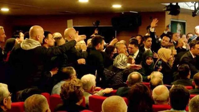 İYİ Parti'nin aday tanıtım toplantısında protesto! İstifa sloganları atıldı