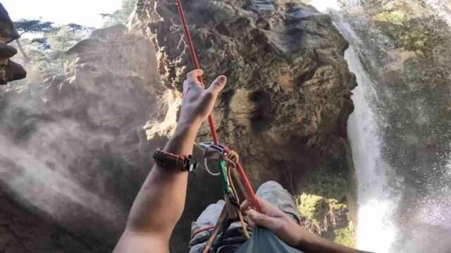 60 metrelik uçurumun ortasına kurduğu hamağın halatı kopan fenomen ölümden döndü