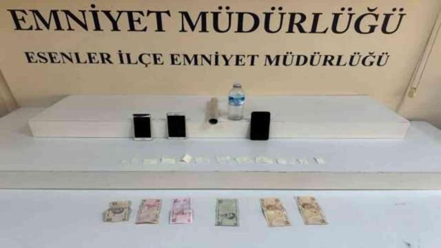 Markette uyuşturucu alışverişi güvenlik kamerasına takıldı