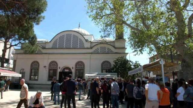 Ünlü Oyuncu Zafer Algöz'ün Babası Cevdet Algöz Toprağa Verildi