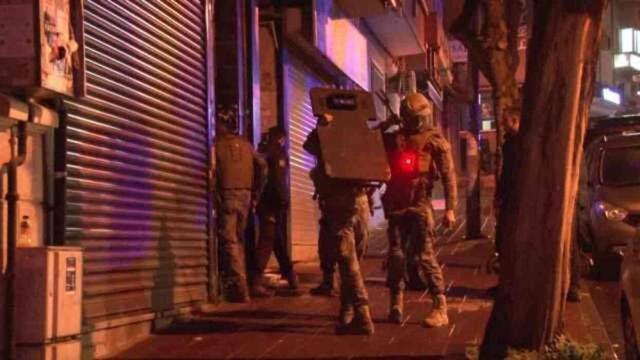 Komşusunun dairesine balyoz ve matkapla saldırıp kapıyı ateşe verdi